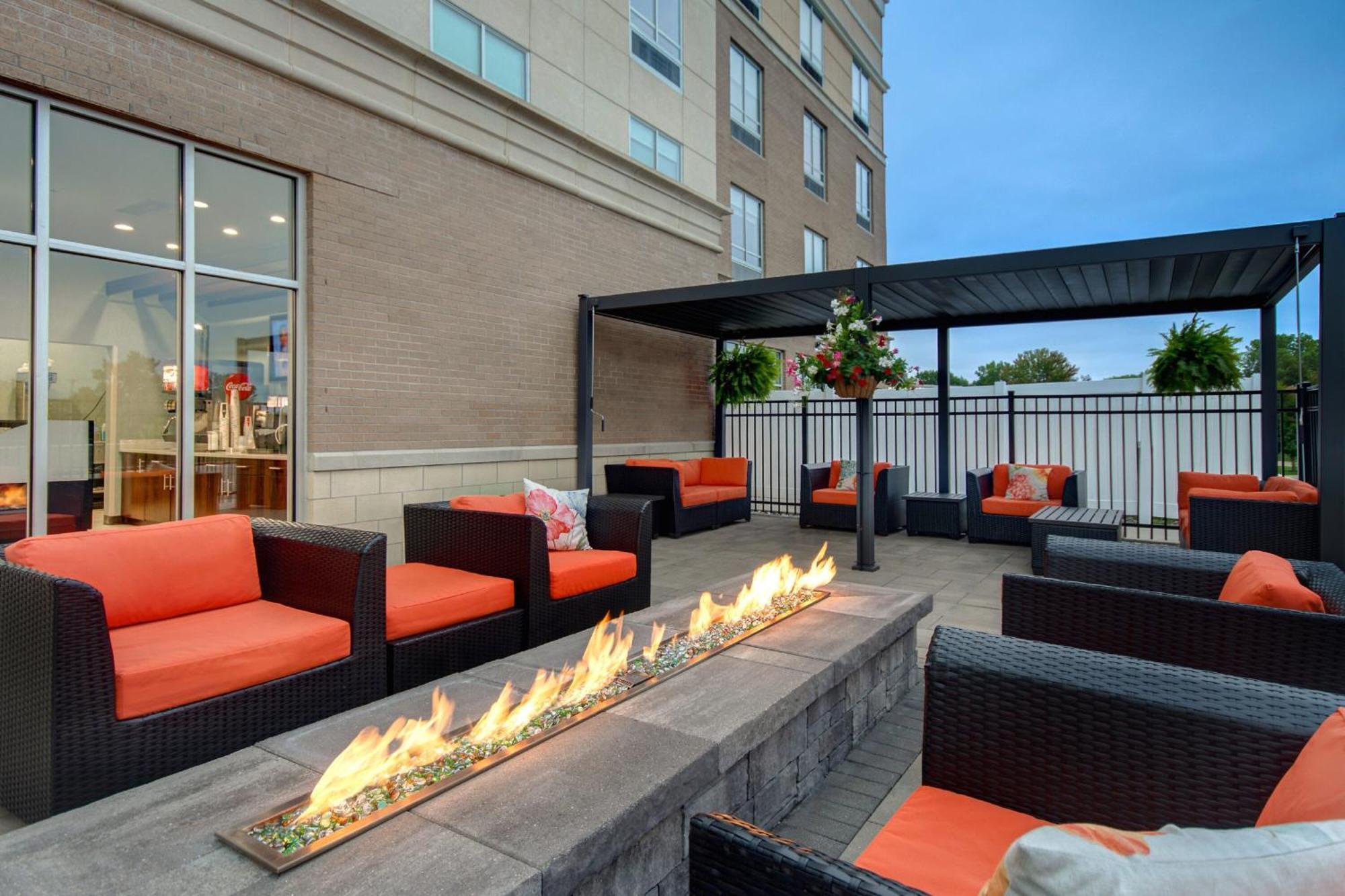 Holiday Inn Grand Rapids North - Walker, An Ihg Hotel Exterior foto